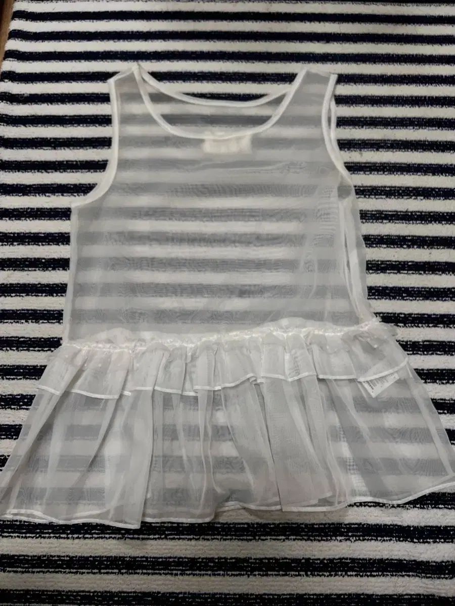 오헤시오 frill lace layered sleeveless top